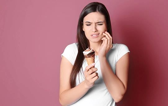 Diş Hassasiyeti Neden Olur? Nasıl Önlenir?
