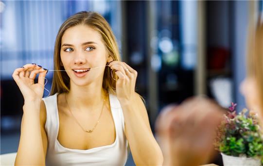 Diş İpi Kullanımını Atlamanın Gizli Tehlikeleri