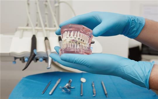 Gülüşünüzü Düzeltmenin Yolu: Ortodontik Tedavi